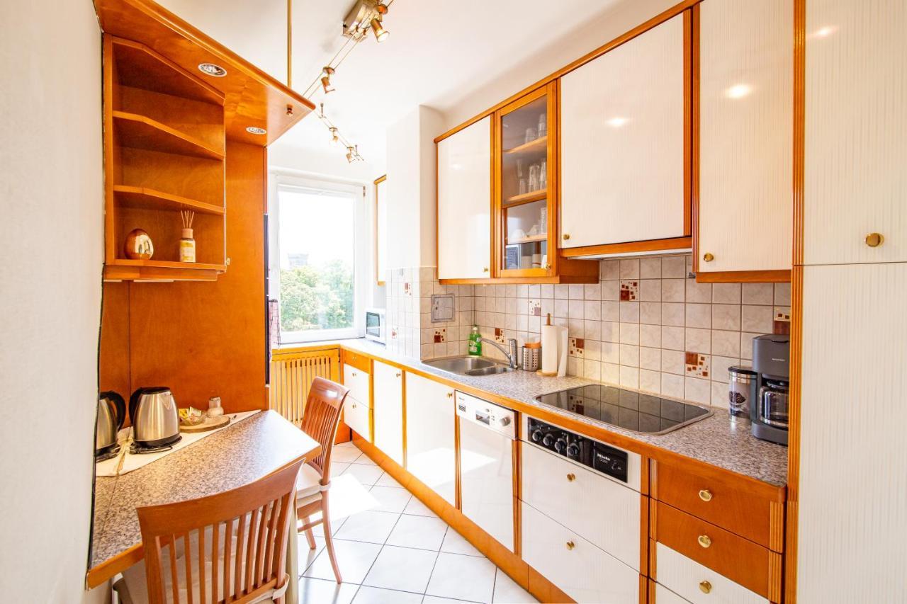 Best Rated Central Apartment Vienna - Ac, Wifi, 24H7Days Self Check-In, Board Games, Netflix Esterno foto