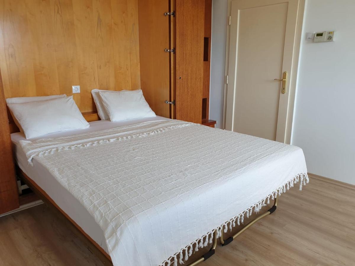 Best Rated Central Apartment Vienna - Ac, Wifi, 24H7Days Self Check-In, Board Games, Netflix Esterno foto