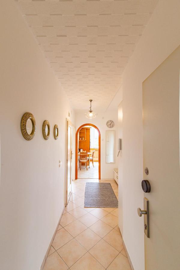 Best Rated Central Apartment Vienna - Ac, Wifi, 24H7Days Self Check-In, Board Games, Netflix Esterno foto